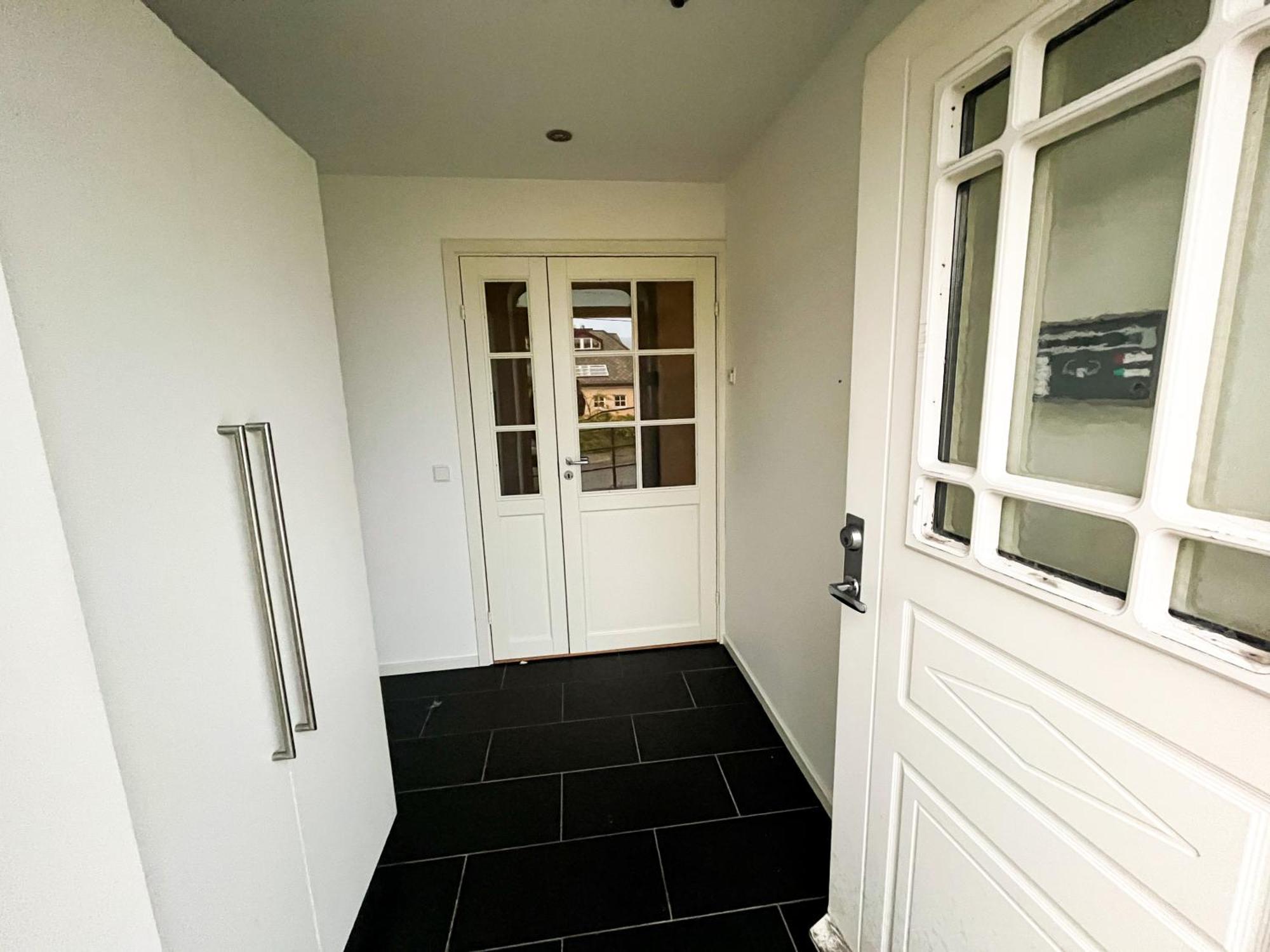 Two-Bedroom City Apartment With Fire Place, Free Parking And Fjordview Terrace - Calm And Central 奥勒松 外观 照片