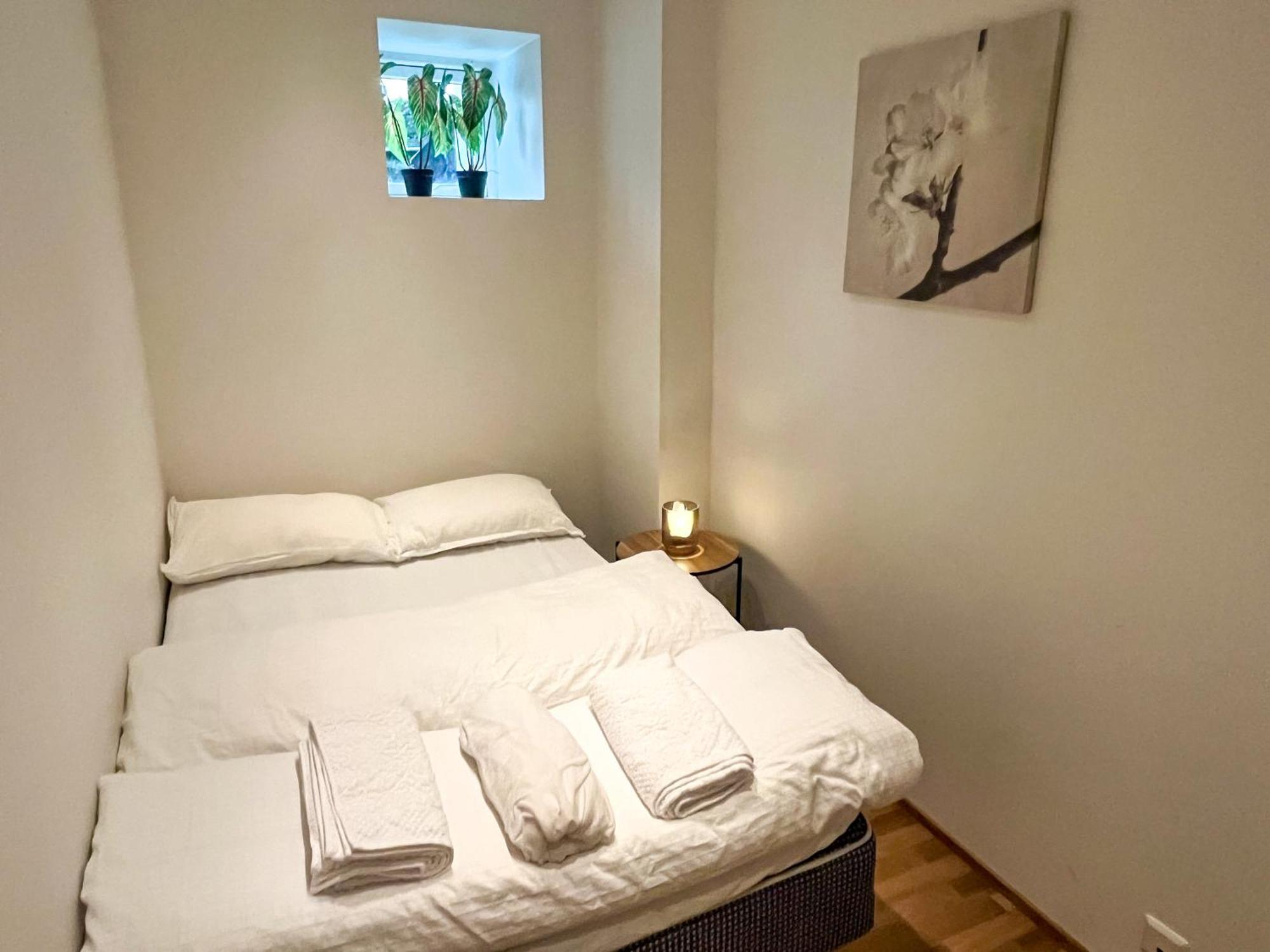 Two-Bedroom City Apartment With Fire Place, Free Parking And Fjordview Terrace - Calm And Central 奥勒松 外观 照片